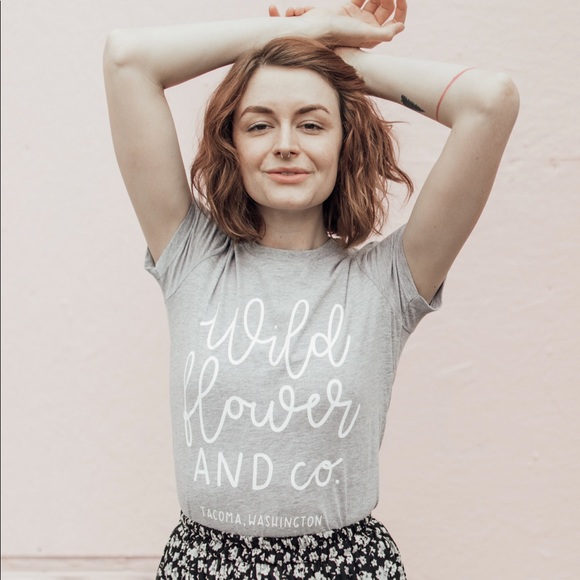 Meet your Posher, Kelly ๐ต๐ป - Picture 2 of 7